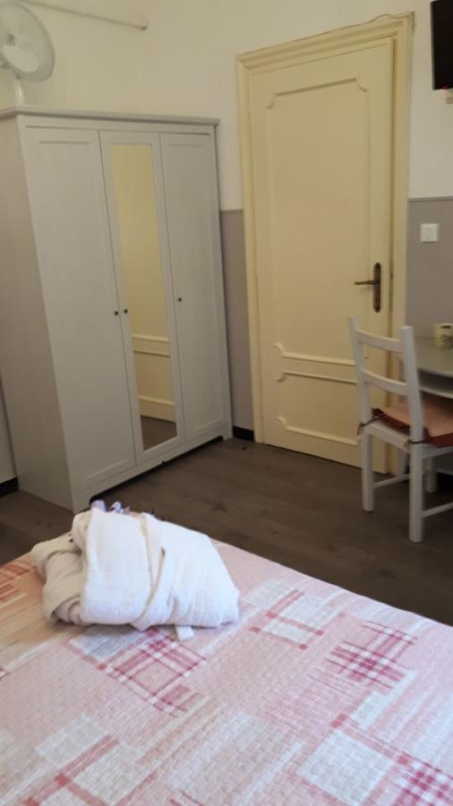 Ai Tre Limoni Bed & Breakfast วาราซเซ ภายนอก รูปภาพ
