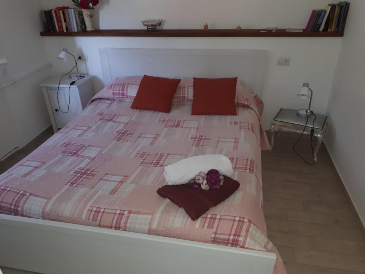 Ai Tre Limoni Bed & Breakfast วาราซเซ ภายนอก รูปภาพ
